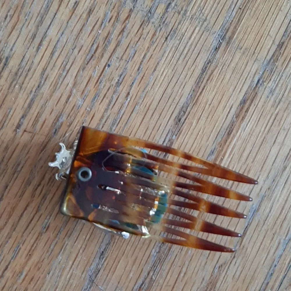 Vintage turqoise and pearl ladybug comb
